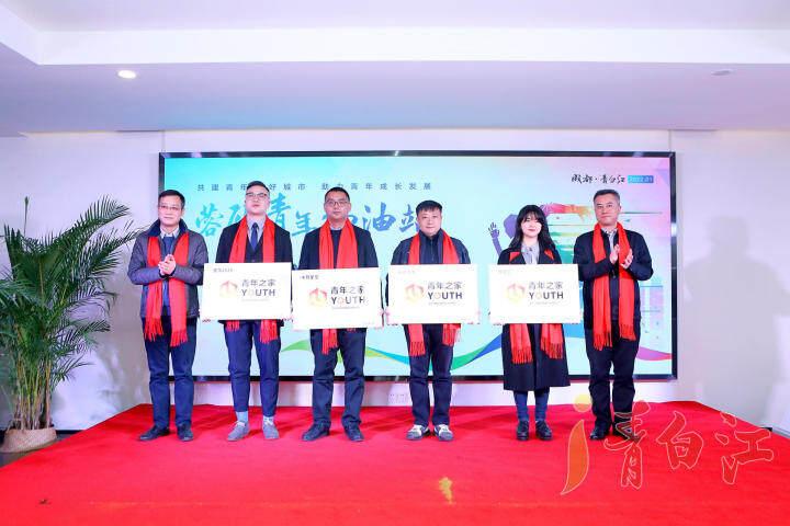 2025年天天彩资料免费大全,探索未来，2025年天天彩资料免费大全的数字世界与理性思考