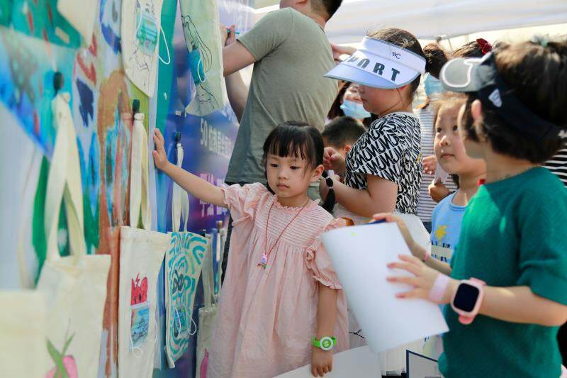 新澳门2025年正版免费公开,澳门新未来，2025年正版免费公开的数字蓝图