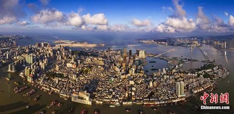 新澳门和香港2025正版资料免费公开,新澳门与香港2025，正版资料免费公开的未来展望