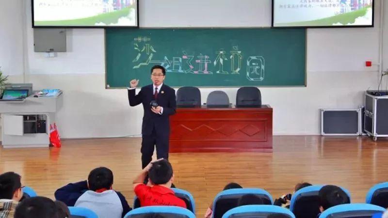 管家婆一码中一肖2014,管家婆一码中一肖2014，一场未解的谜团与警示