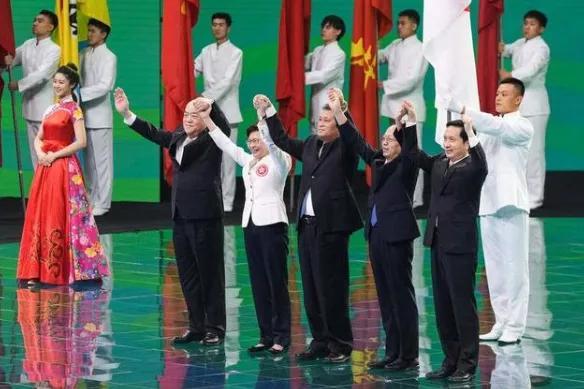 2025新澳门天天六开彩,2025新澳门天天六开彩，理性看待彩票与未来展望