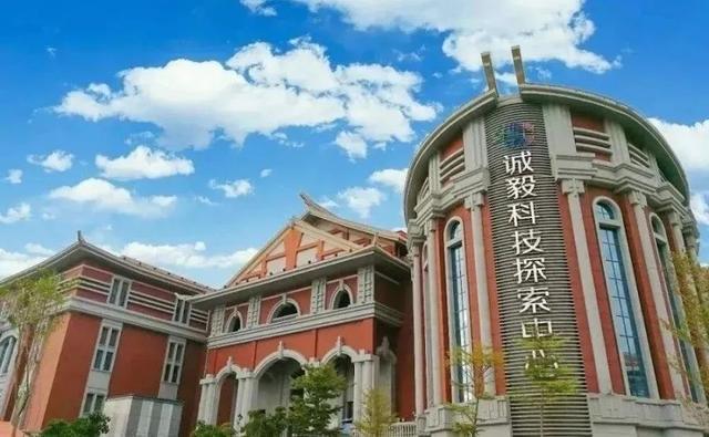 新奥门特免费资料大全凯旋门,探索新奥门特，免费资料大全与凯旋门之谜